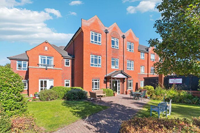 2 Bedroom Retirement Property For Sale In Elmside Walk, Hitchin, SG5