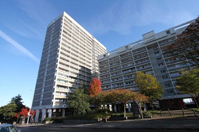 2 Bedroom Flat To Rent In Seamount Court, Aberdeen, AB25
