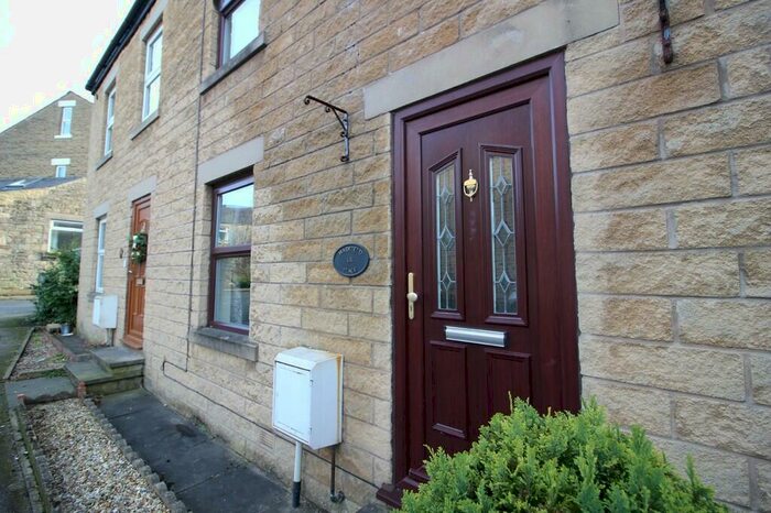 3 Bedroom Semi-Detached House To Rent In Hadfield Place, Glossop, SK13