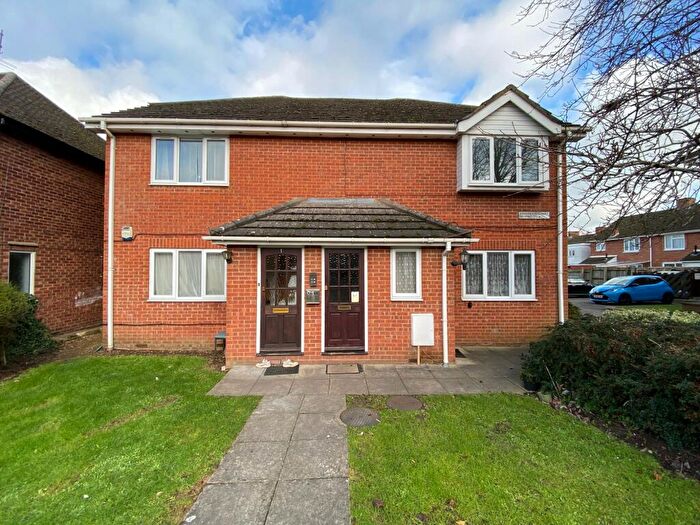 2 Bedroom Flat To Rent In Willow Road, Aylesbury, HP19