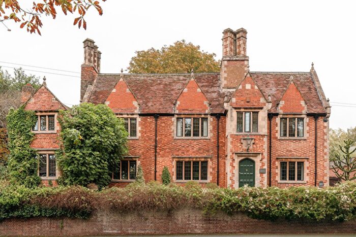 4 Bedroom Detached House For Sale In Court House, Little Brickhill, Buckinghamshire, MK17