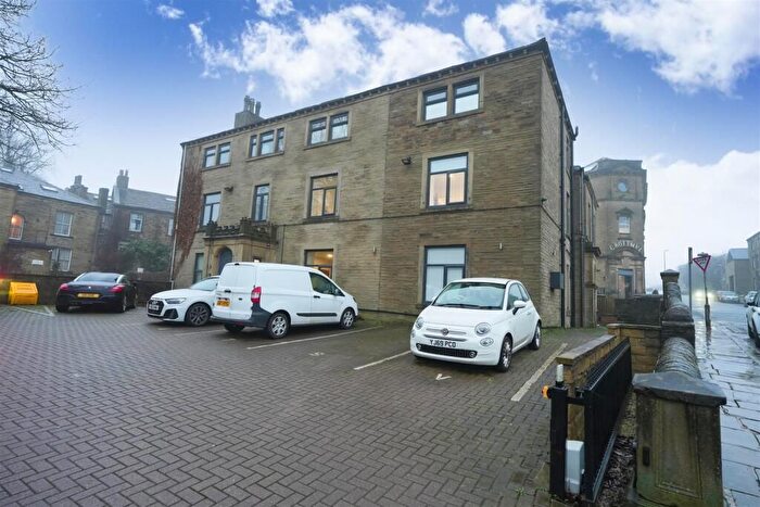 1 Bedroom Flat For Sale In Balmoral Place, Halifax, HX1