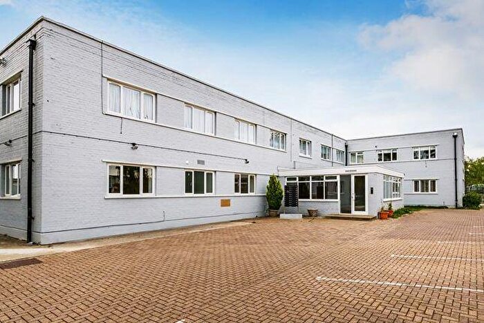 2 Bedroom Flat For Sale In Bowthorpe House, Gatwick Road, Crawley, West Sussex, ., RH10