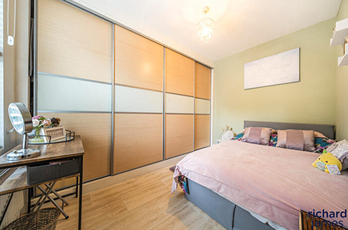 3 Bedroom End Of Terrace House For Sale In Prospect Hill, Old Town, Swindon, SN1