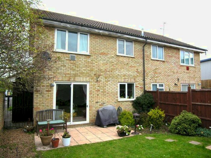 1 Bedroom End Of Terrace House To Rent In The Hawthorns, Colnbrook, Berkshire, SL3