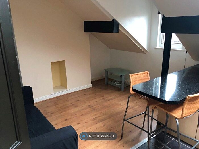 1 Bedroom Flat To Rent In Norman Terrace, Leeds, LS8