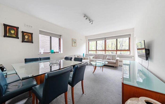 Flat To Rent In Danes Court, NW8
