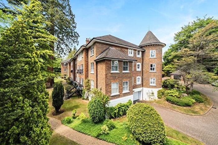 2 Bedroom Flat For Sale In Ascot, Berkshire, SL5