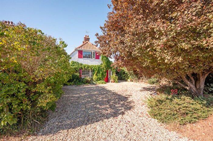 2 Bedroom Detached House For Sale In Saxmundham Road, Aldeburgh, IP15