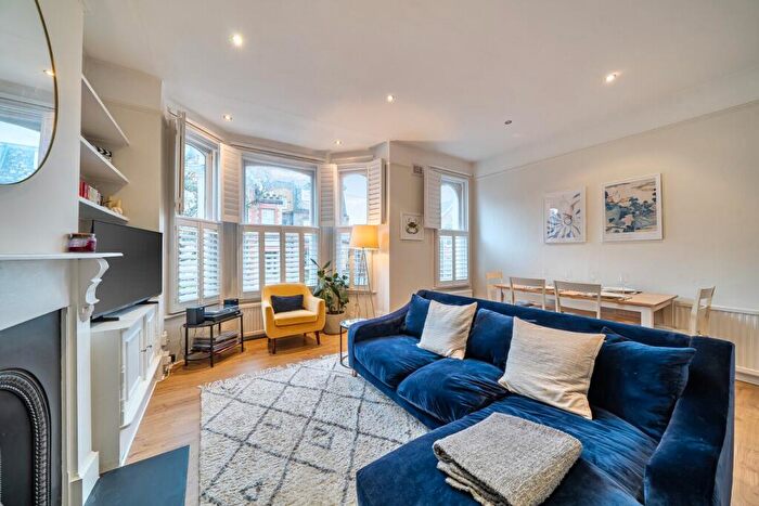 1 Bedroom Flat For Sale In Vardens Road, Battersea, London, SW11