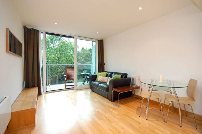 1 Bedroom Apartment To Rent In Oswald Building, Queenstown Road, London, SW11