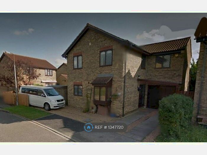 4 Bedroom Detached House To Rent In Beatty Close, Southampton, SO31