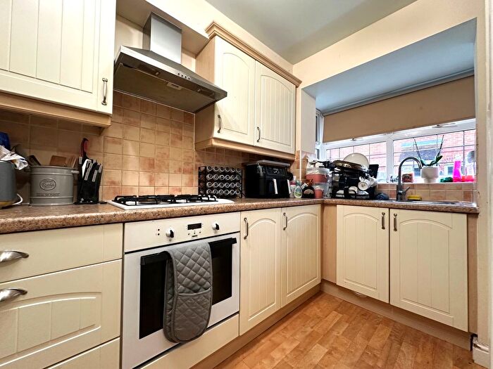 2 Bedroom Property To Rent In Gravelly Field, Singleton, Ashford, TN23