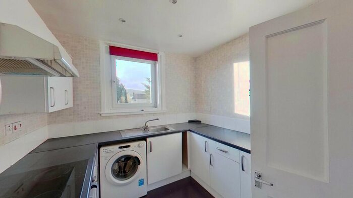 4 Bedroom Flat To Rent In Calder Road, Edinburgh, Midlothian, EH11