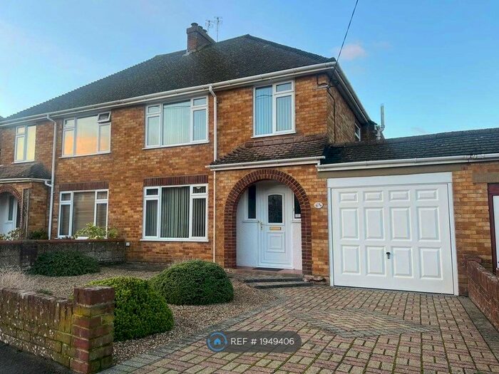 3 Bedroom Semi-Detached House To Rent In Elmwood Way, Basingstoke, RG23
