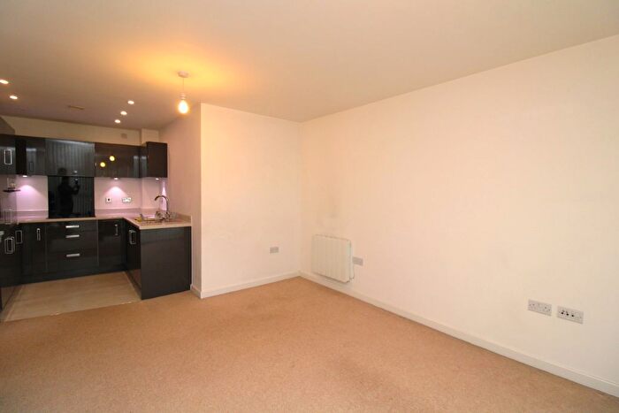 1 Bedroom Flat To Rent In Mason Way, Edgbaston, B15