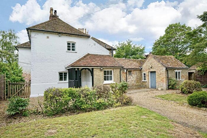2 Bedroom Cottage To Rent In Church Street Tempsford Bedfordshire, SG19