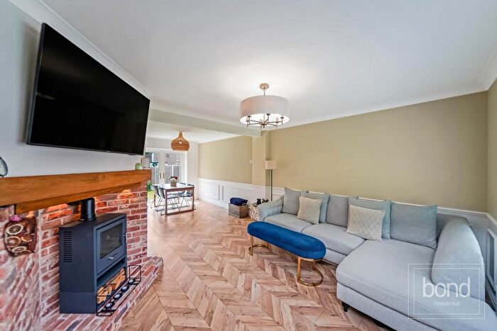 3 Bedroom End Of Terrace House For Sale In Millfields, Danbury, Chelmsford, CM3