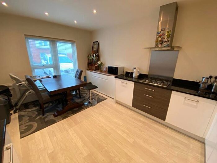 4 Bedroom Town House To Rent In Addlestone, KT15