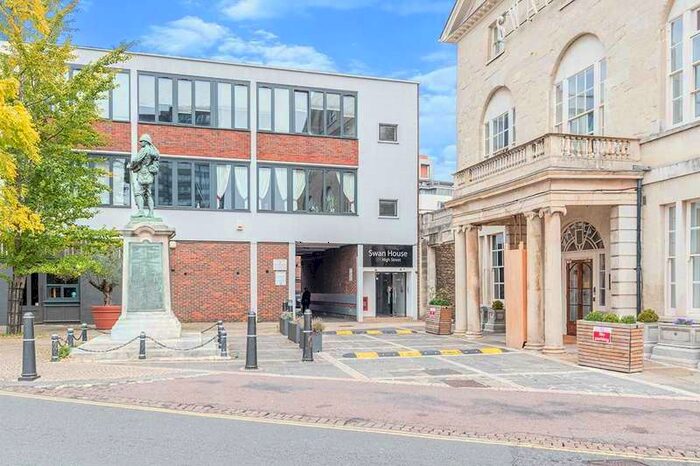 1 Bedroom Apartment To Rent In Swan House, 3 High Street, Bedford, Bedfordshire, MK40