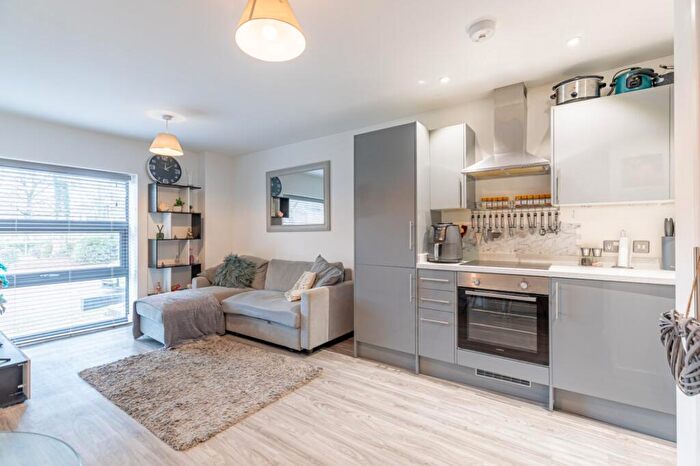 1 Bedroom Apartment For Sale In Carcaixent Square, Newbury, Berkshire, RG14