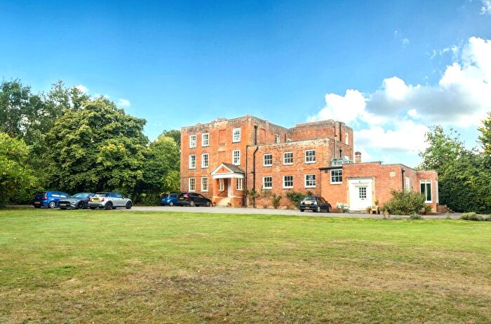 3 Bedroom Flat For Sale In Wood Lane, Beech Hill, Reading, Berkshire, RG7