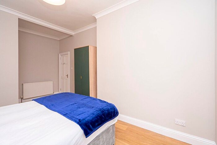 2 Bedroom Flat To Rent In Dumbarton Road, Whiteinch, Glasgow, G14