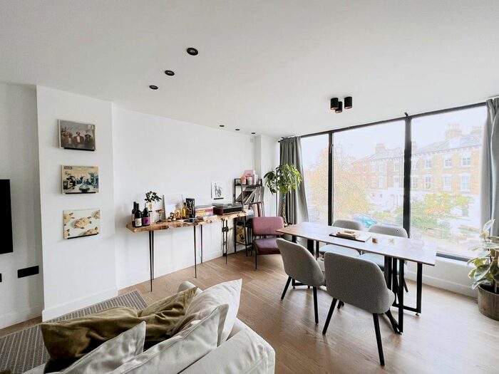 2 Bedroom Flat To Rent In Caversham Road, Kentish Town, NW5