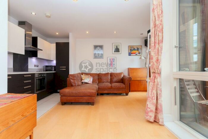 1 Bedroom Flat To Rent In Commercial Wharf, Kingsland Road, London, E8