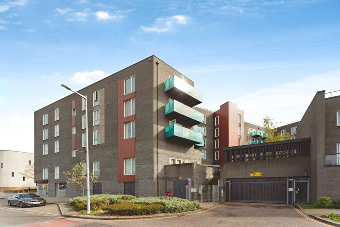 1 Bedroom Flat For Sale In Minter Road, Barking, IG11