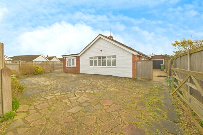 4 Bedroom Bungalow For Sale In Woodland Way, Dymchurch, Romney Marsh, Kent, TN29
