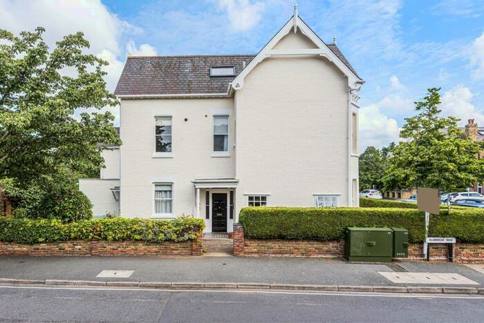 2 Bedroom Apartment To Rent In Glamorgan Road, Kingston Upon Thames, Hampton Wick, KT1