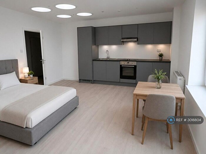 Studio To Rent In Castle St, High Wycombe, HP13