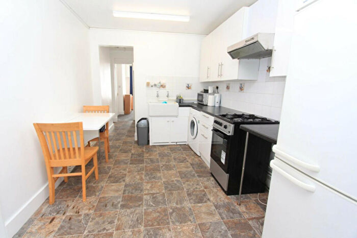 1 Bedroom Apartment To Rent In Edgwarebury Lane, Edgware, Greater London, HA8