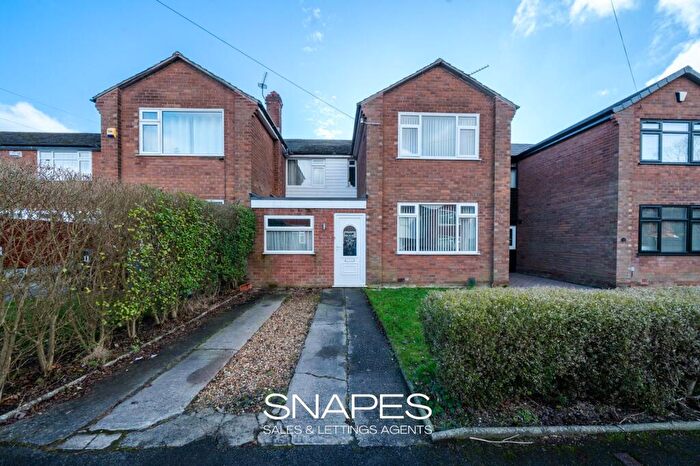 4 Bedroom Link Detached House For Sale In Geneva Road, Bramhall, SK7