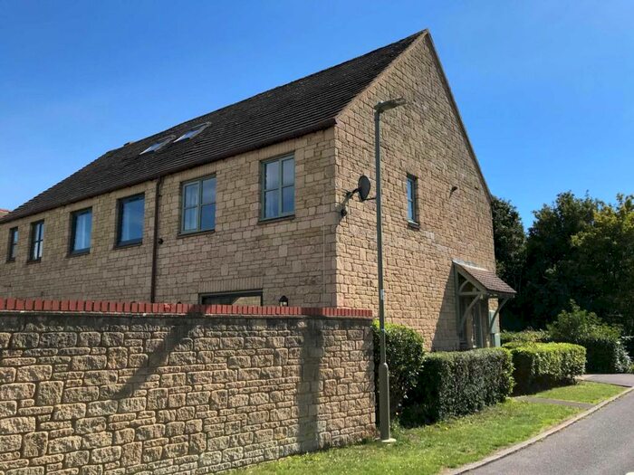 3 Bedroom End Of Terrace House To Rent In Snowshill Drive, Witney, OX28