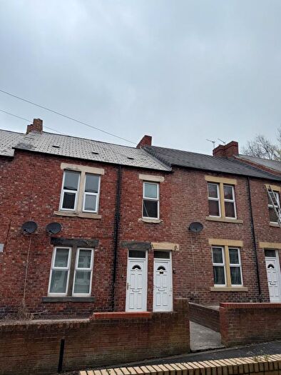3 Bedroom Flat To Rent In Denwick Avenue, Newcastle Upon Tyne, NE15