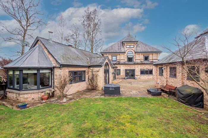 5 Bedroom Detached House For Sale In Grangewood Drive, Chelford, SK11