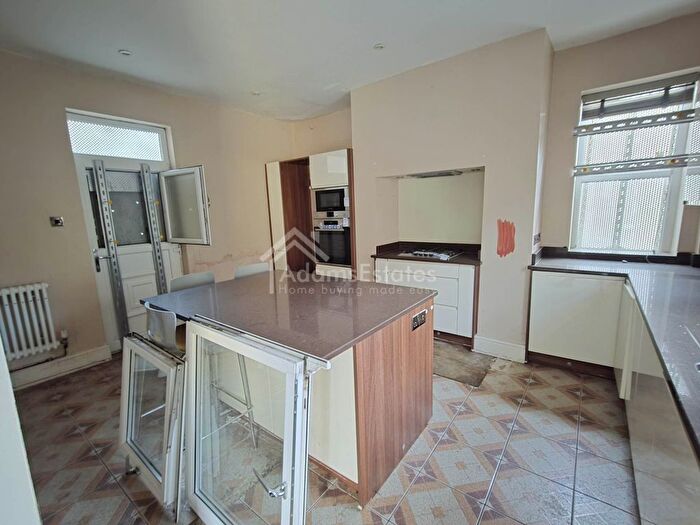 2 Bedroom End Terrace House To Rent In Church Street, Heckmondwike, WF16