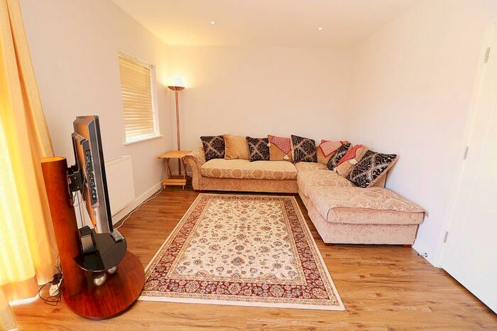 Terraced House To Rent In Patrick Crescent, Dagenham, RM8