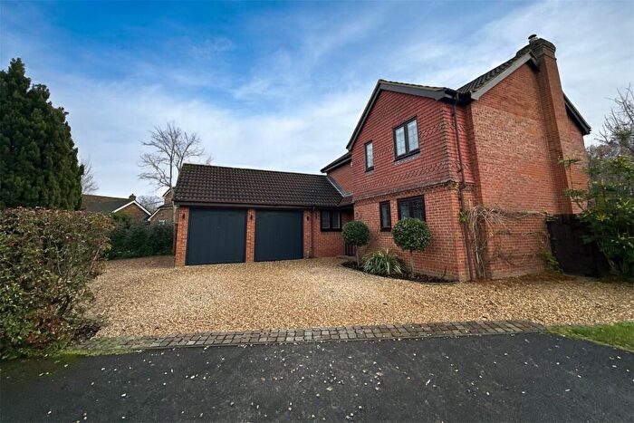 4 Bedroom Detached House For Sale In Du Maurier Close, Church Crookham, Fleet, Hampshire, GU52