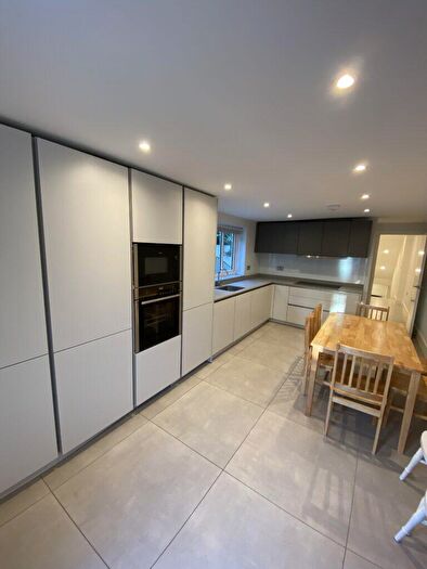 3 Bedroom Maisonette To Rent In Bedroom, Bathroom Flat – Marriott Road, London, N4