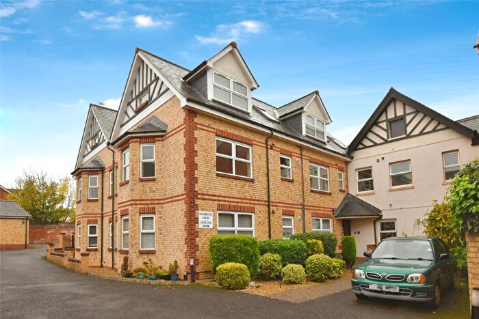 2 Bedroom Flat For Sale In Salterton Road, Exmouth, Devon, EX8