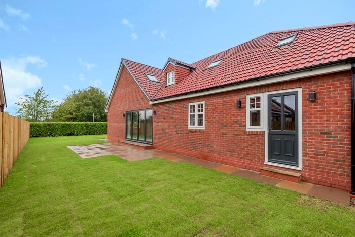 4 Bedroom Detached House For Sale In Leeds Road, Selby, YO8
