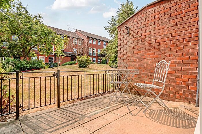 2 Bedroom Flat For Sale In Fountain Gardens, Windsor, SL4