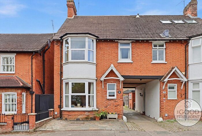 4 Bedroom Semi-Detached House For Sale In Meadow Road, Loughton, IG10