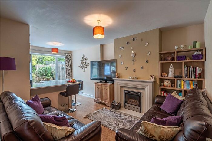 3 Bedroom Semi-Detached House For Sale In Winchester Road, Wolverhampton, West Midlands, WV10