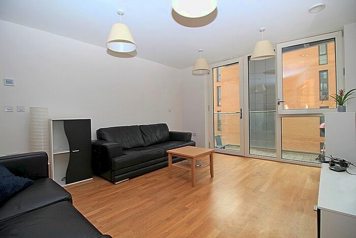 1 Bedroom Flat To Rent In Myrtle Court, Brentford, TW8