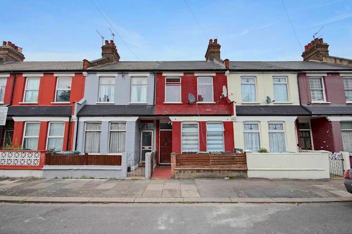 3 Bedroom Terraced House To Rent In Seymour Avenue, London, N17