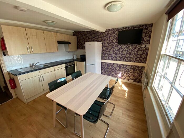 3 Bedroom Apartment To Rent In St. Dunstans Street, Canterbury, CT2